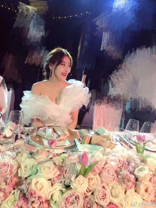 明星|曹云金公开承认新恋情,新任女友身份曝光,傲人身材颜值不输女明星