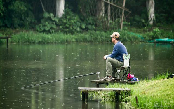 龙虾|夏季钓大水域，天气变热，钓法也要随之改变