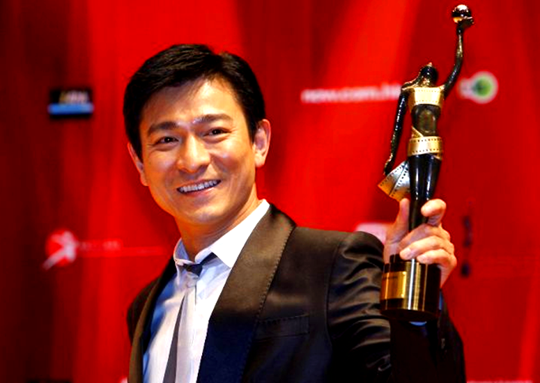 刘德华|饭圈文化驱邪扶正：为何一天倒掉270000瓶奶？刘德华谈什么是偶像