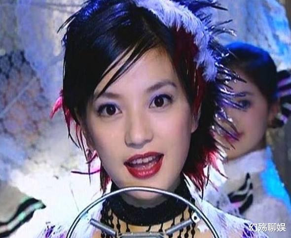 赵薇|与百亿富豪分手,转身嫁二婚“丑男”,赵薇生活真的幸福吗?