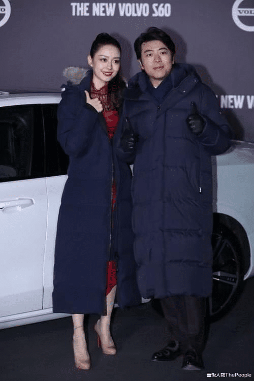 哈利·波特|男星走红毯啥时候也能卷起来？有人穿羽绒服，有人像遛弯老大爷