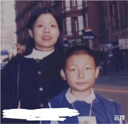 许敏|错换人生许敏晒新年照，浓妆艳抹极尽风韵！被赞气质绝佳！