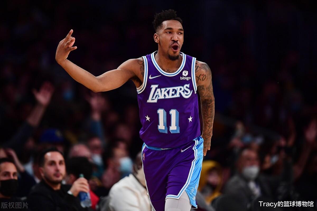 勒布朗·詹姆斯|詹姆斯32+9+8+4+3無緣今日最佳球員？對不起，因?yàn)槟阌龅搅藛痰ぃ?
onload=