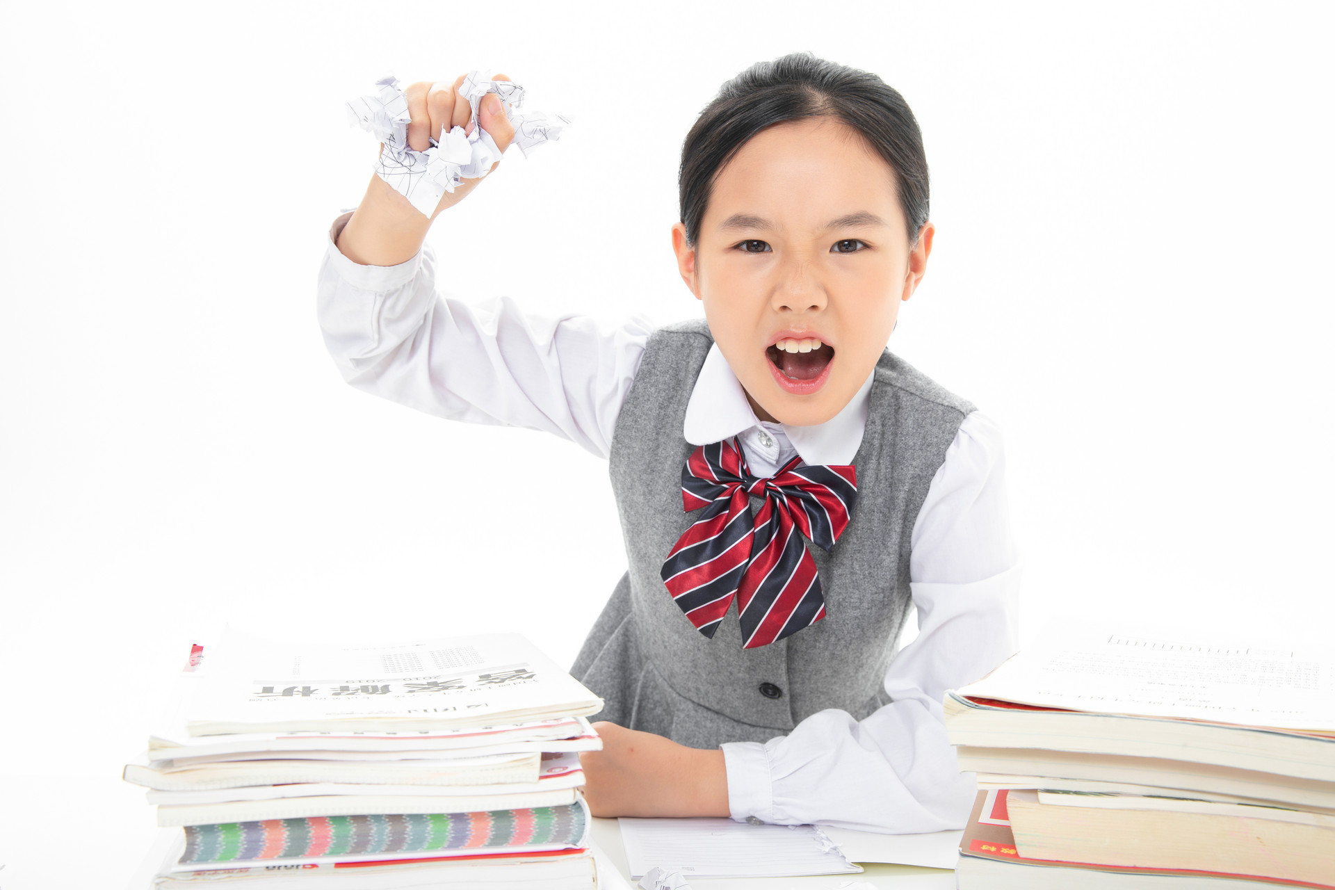 胡萝卜妈妈育儿说|不敢发脾气的孩子其实很可怜,孩子发脾气时,家长该怎么办?