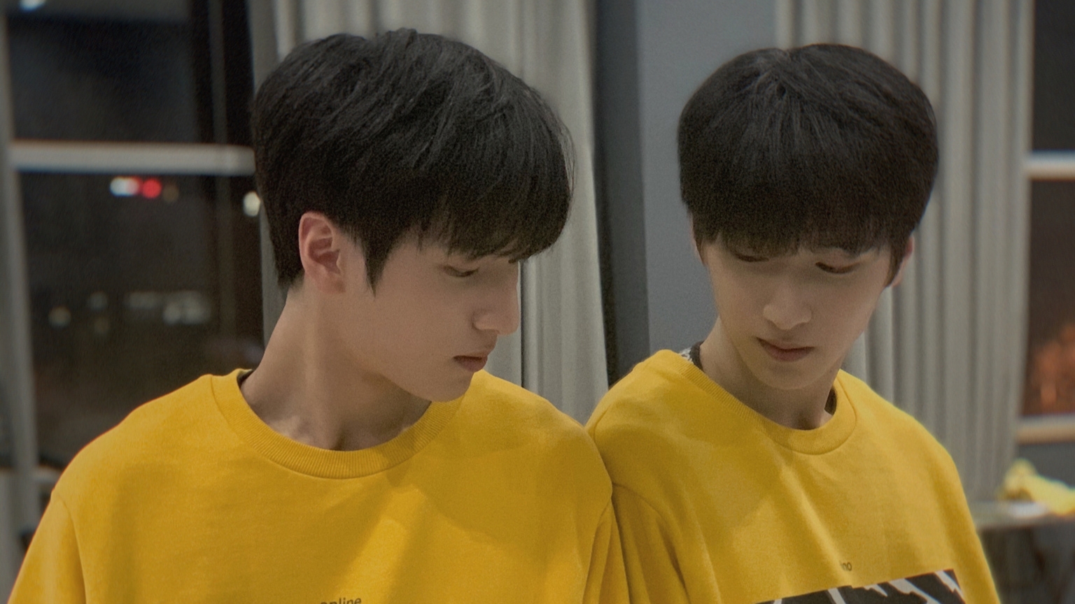 Yi下娱乐 这次时代少年团不点外卖了，改买头套了，像极了家长不在家的样子