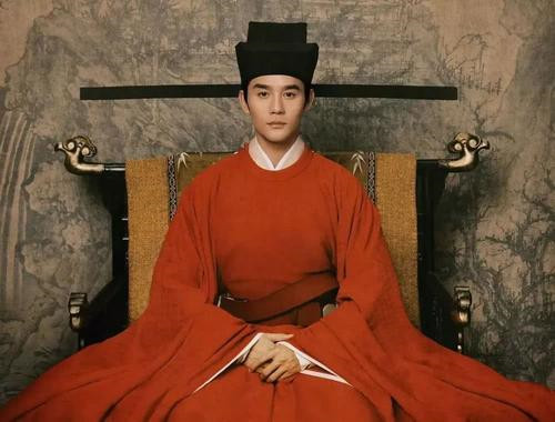 故宫|28年前，故宫墙上出现神秘宫女，只出现五秒，拍下一张照片便消失