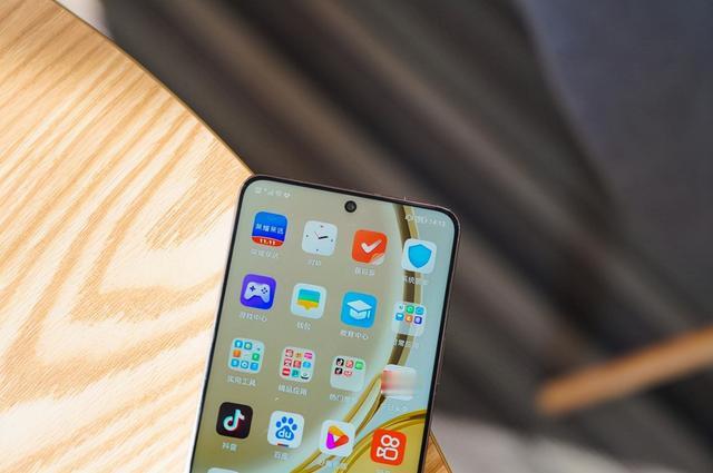 荣耀|直屏天花板来了,这台超窄边手机带给你沉浸体验