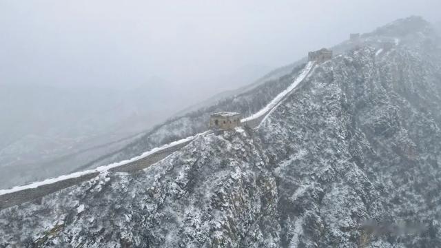 南京地铁|寒潮+大风+暴雪黄警！今冬初雪比常年提前23天，一波雪景美图来了→