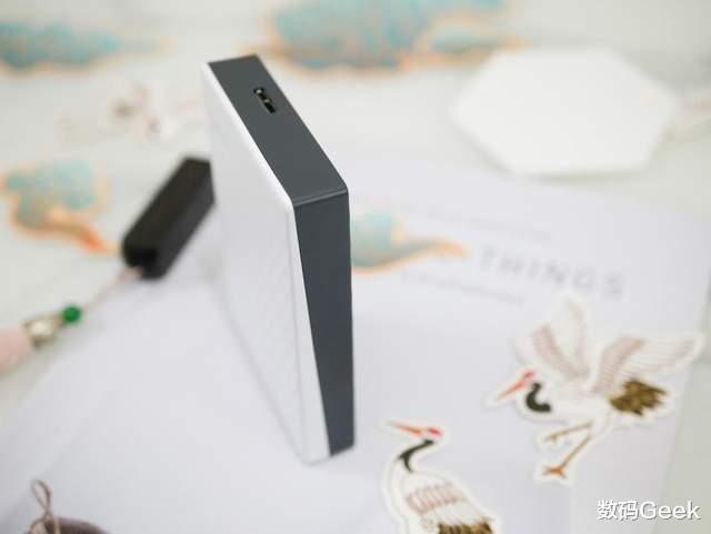 移動硬盤|國潮來襲！京劇臉譜專屬設計，西數My passport隨行版移動硬盤測評