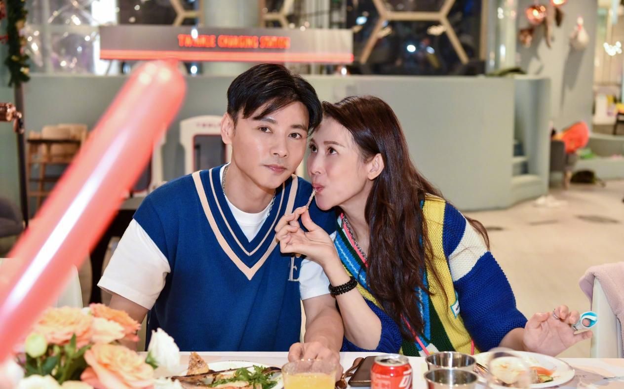 马思纯|蔡少芬罕见秀出全家福，同穿亲子装状态在线，活力满满幸福又温馨