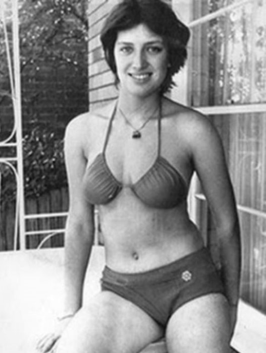 桃小菁说说|游轮女服务员跳海游到悉尼，澳大利亚居心不良，力捧叛逃者当明星