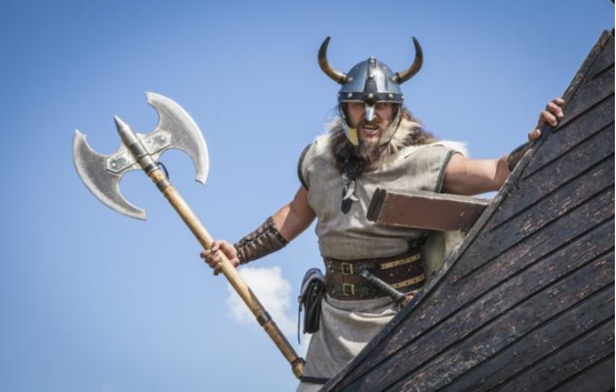 宇宙飞船 深圳海边出现“海市蜃楼”，犹如宇宙飞船在天上悬浮，怎么形成的