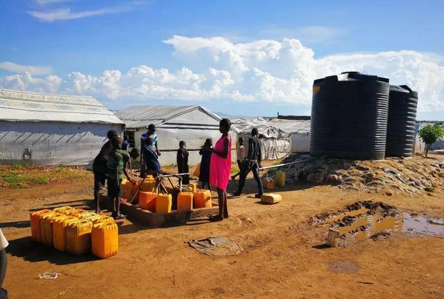 软软够可爱|非洲“穷酸”的小国,首都就像中国的小村庄,但娶妻彩礼却非常低