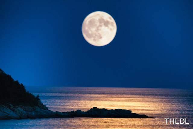 月亮 民谚：十五的月亮十六圆，有无科学道理？在白天为何看不到月亮？