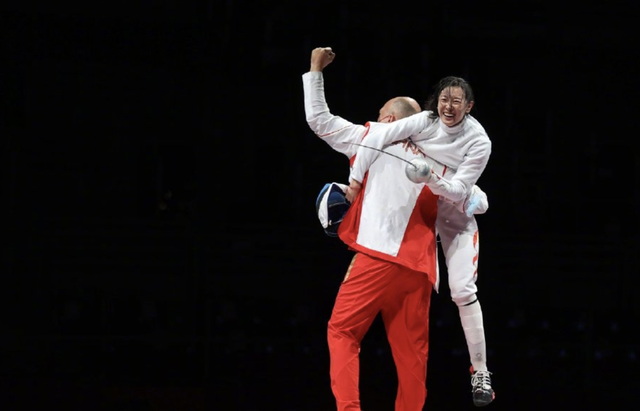 柏雪|神奇的朋友圈！第三金获得者孙一文与小仙女柏雪是闺蜜，颜值和身材俱佳