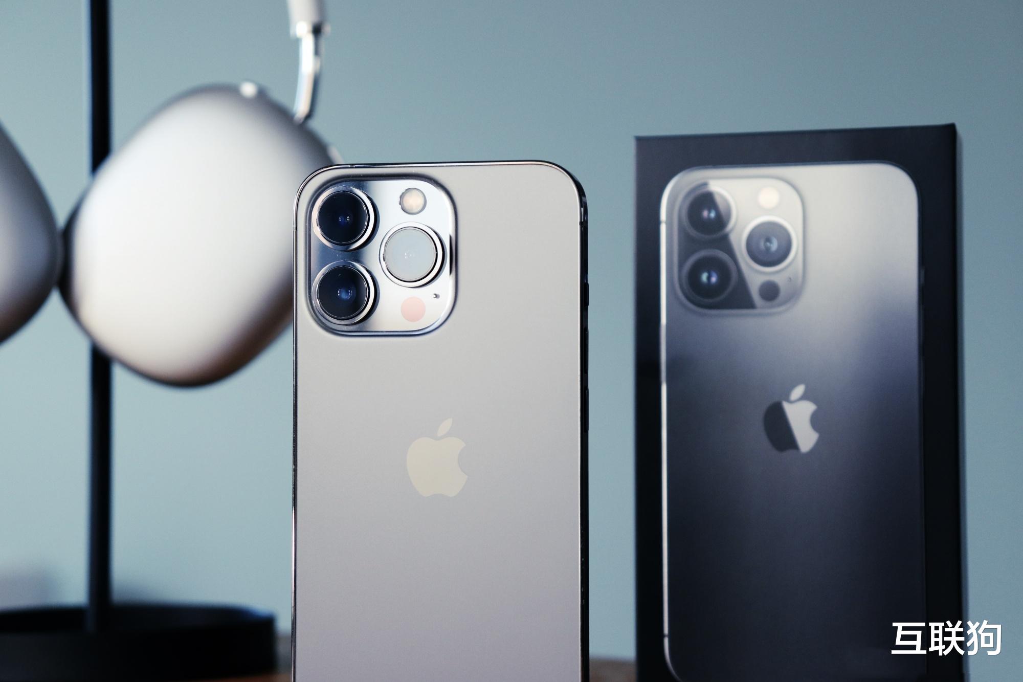 交易 摄像头进灰、照相和备份出BUG！iPhone13首波评价来了