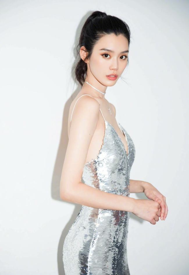 吴彦祖|30岁嫁入豪门，今二胎产女，两年儿女双全，网友：豪门生活不易