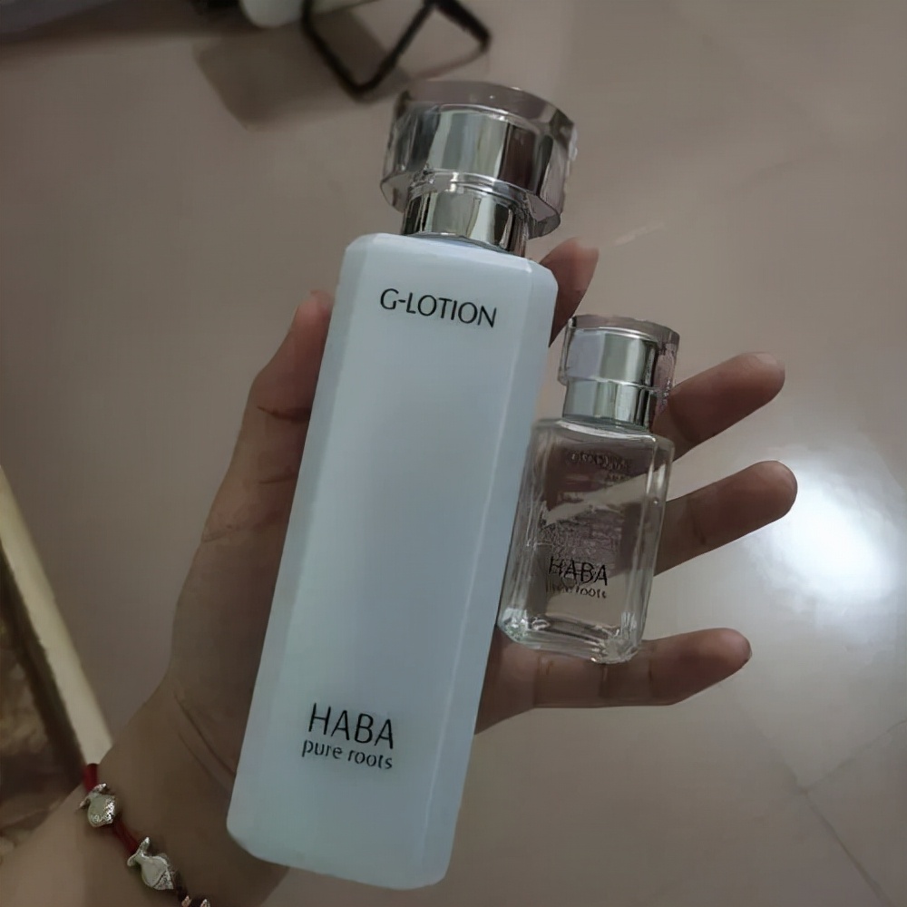 补水 推荐4款保湿好评的化妆水：轻松补水，吸收够快，皮肤最爱。