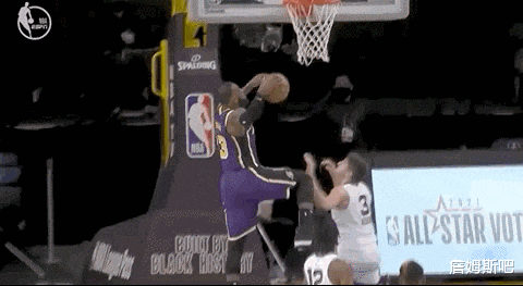 湖人队|湖人上演20分逆转！詹姆斯一记暴力劈扣，现场重复播放了10次