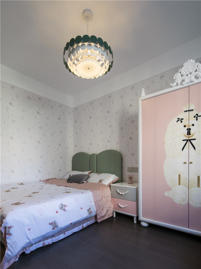 160平轻奢风四居室，细线条处突出细节，简单而有层次感