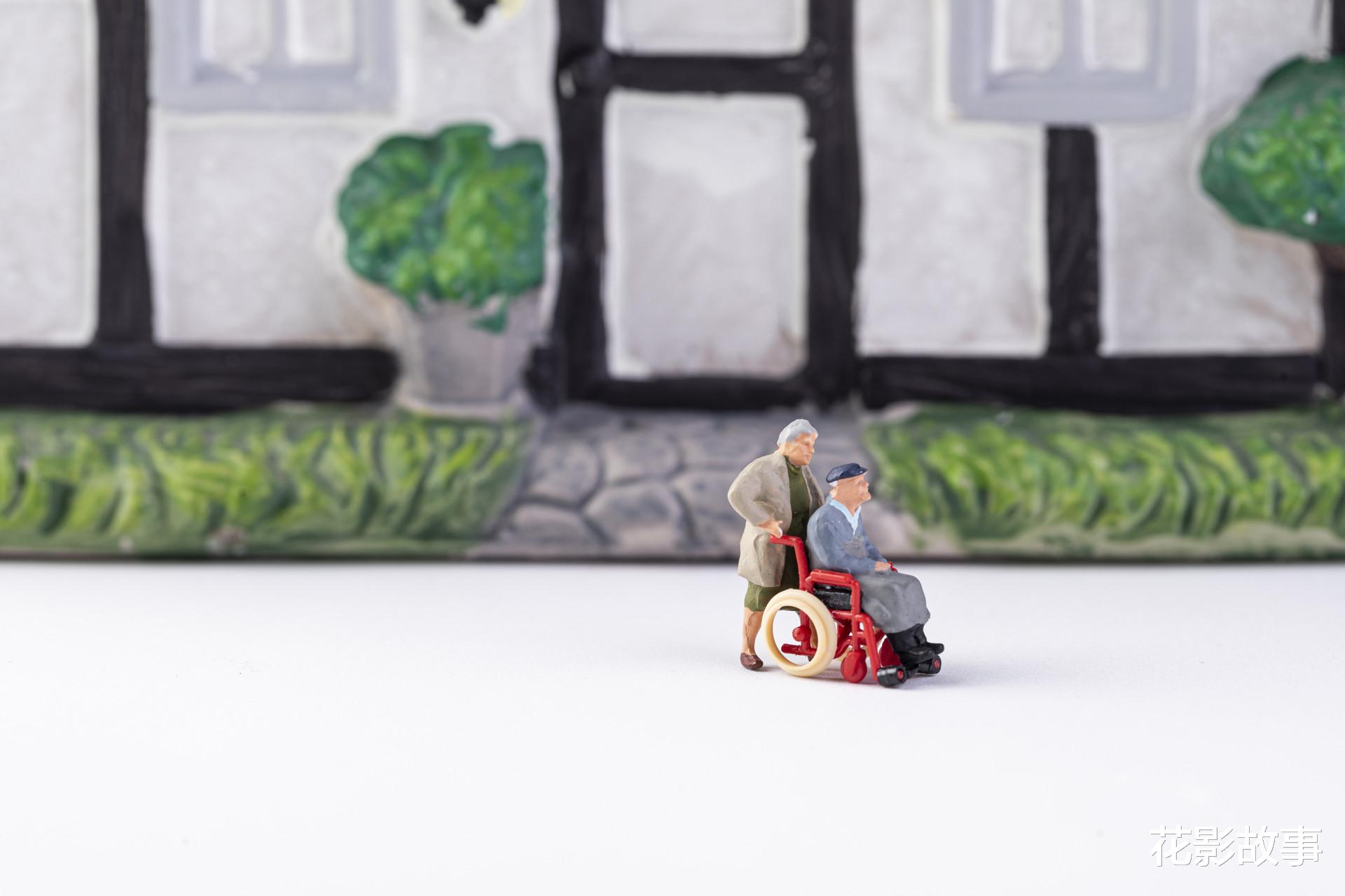 花影故事 爱情里最好的模样：陪他“装疯卖傻”一辈子