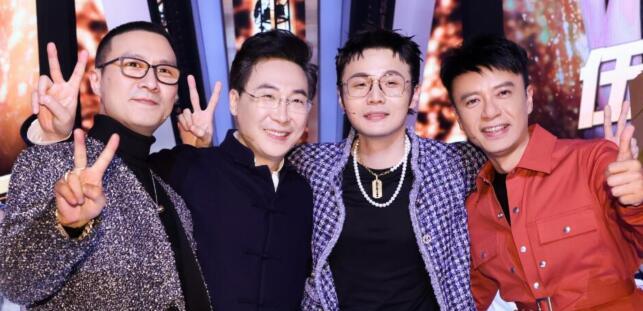 汪峰|汪峰《好声音》收官请客，却唯独不请李克勤伍珂玥，原因笑掉大牙