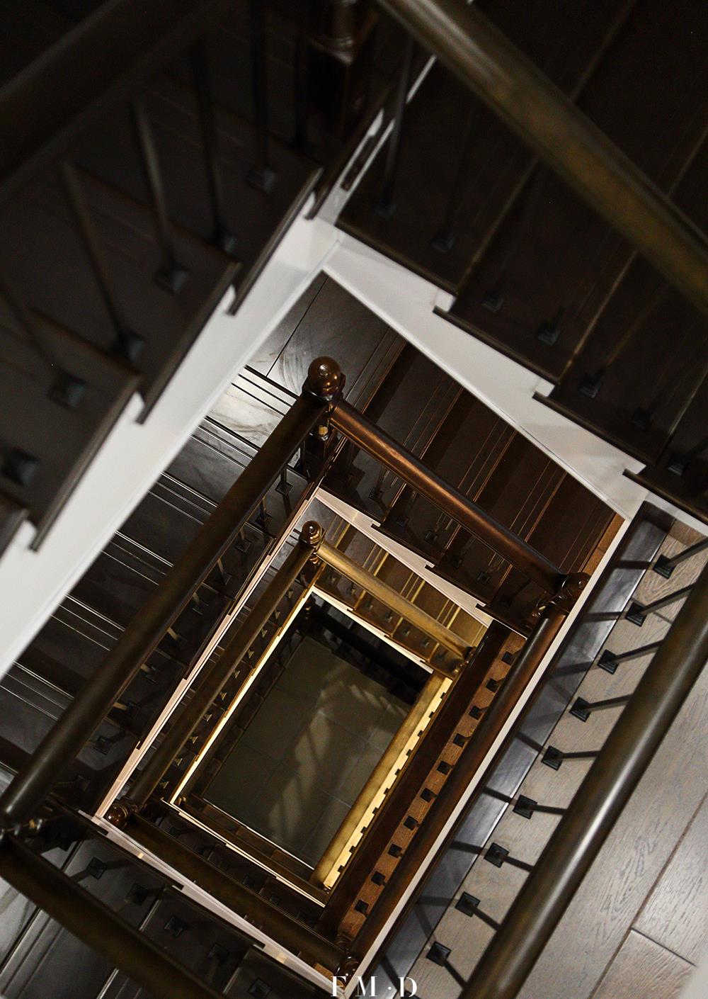 设计师|水泥楼梯嫌土也不要敲,不吝啬给出4套装修方案,有品位有颜值