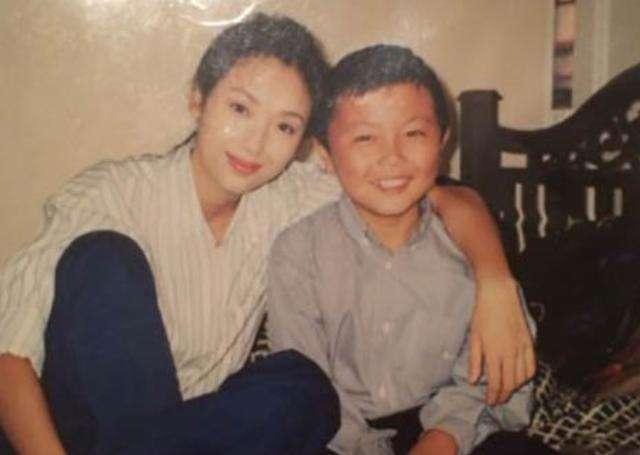 谢苗|最红的时候，听了周润发的建议回去读书，37岁的谢苗后悔过吗？