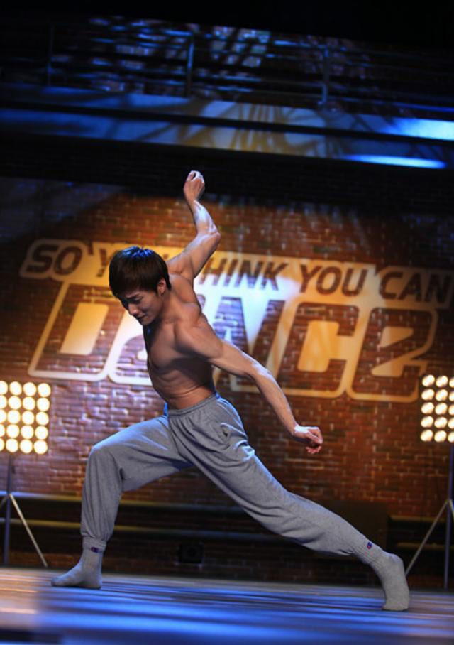 张傲月|曾被王菲邀请助演，也是春晚常客，张傲月才是《追光》的扫地僧