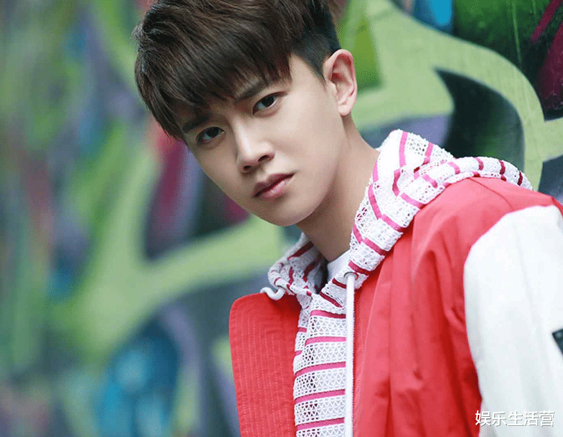 关晓彤|三台跨年演唱会阵容pk，某台流量明星齐聚，关晓彤鹿晗同台现身