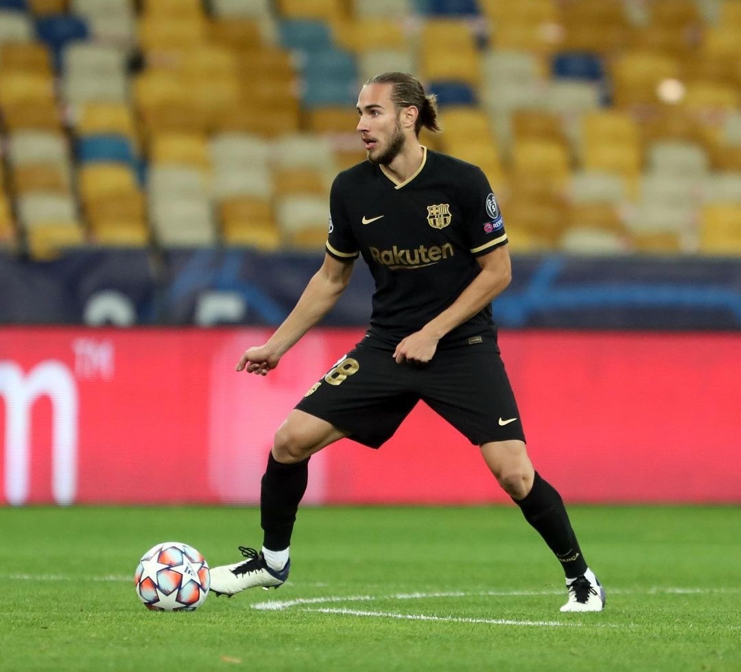 巴塞羅那|中鋒加中衛！巴薩主席公布重要決定，隊內巨星降薪