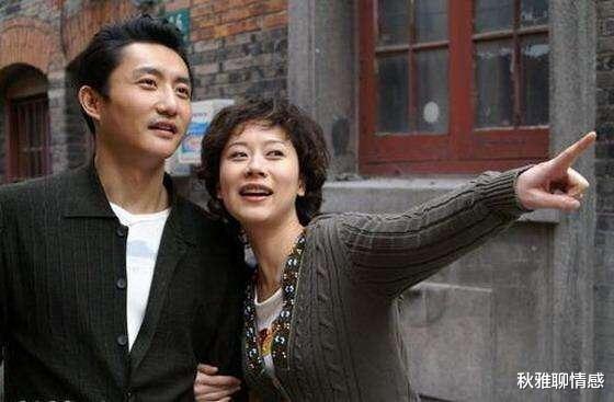 秋雅聊情感 《双面胶》：若胡丽娟听得进蔡姐的3个忠告，就不会赔了钱丢了命