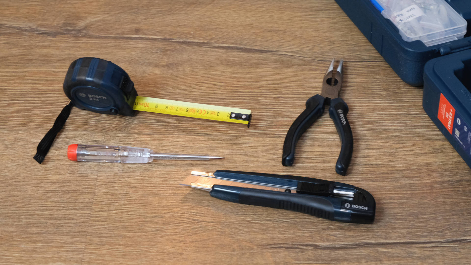 |家庭工具一套足矣，博世 GSB120 锂电钻套装