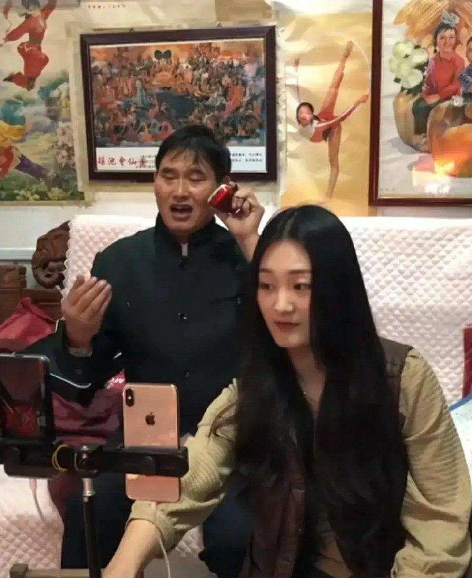 陈亚男|村里租房拍朱家，一条视频赚3000，陈亚男离婚，扎堆网红难辞其咎