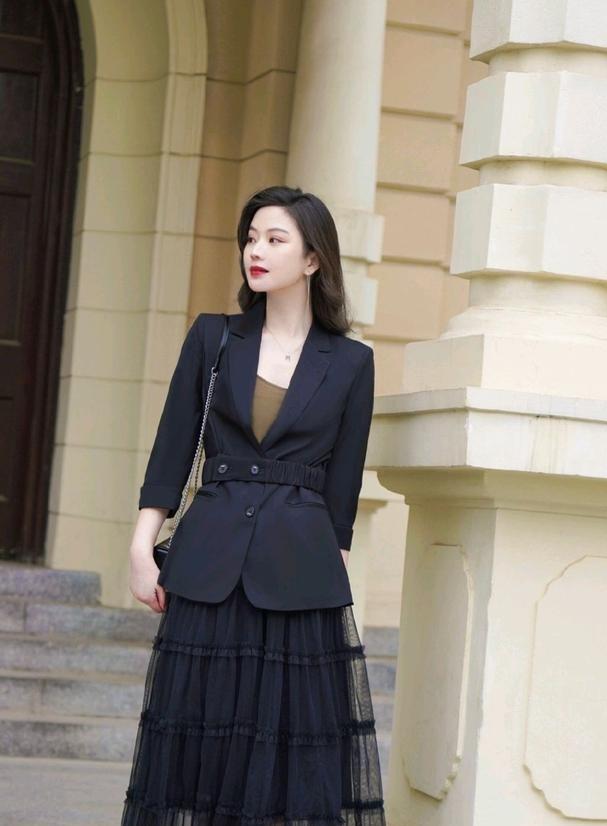 |通勤穿搭不能太随意,记住这3个“穿搭法则”,秒变职场女王