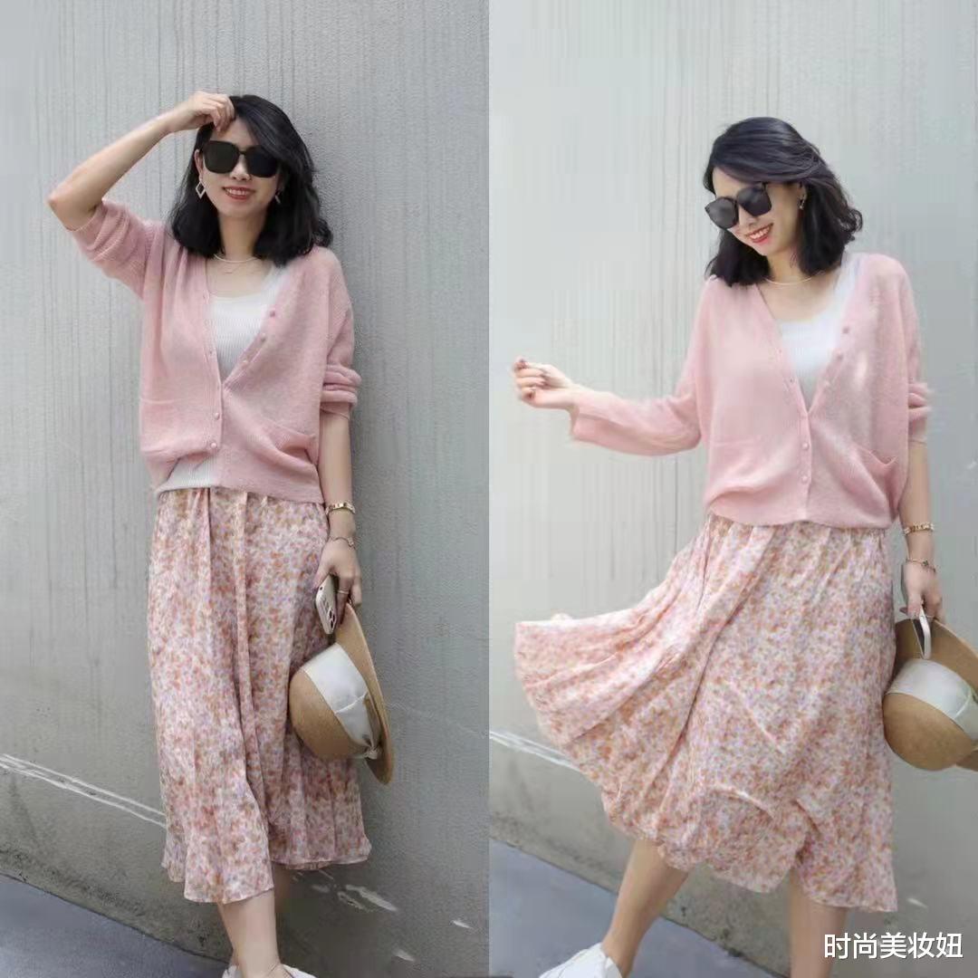时尚美妆妞|“大龄妇女”都爱的粉色，怎么穿更高级？教你配色公式，又美又嫩