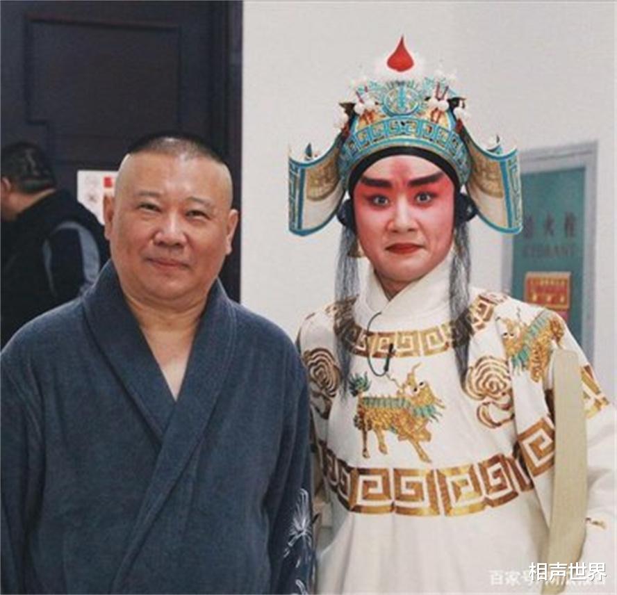 京剧|陶阳，从京剧神童到京剧相声国画三门抱，郭德纲自豪的赢了