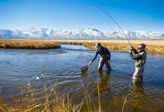 |教你垂钓时如何选钓位的三大绝招，上鱼效果错不了！——盛世三渔