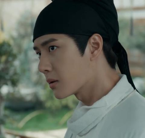 王一博|王一博在《风起洛阳》中，面对亲爹突然死亡，他全程只流一滴眼泪