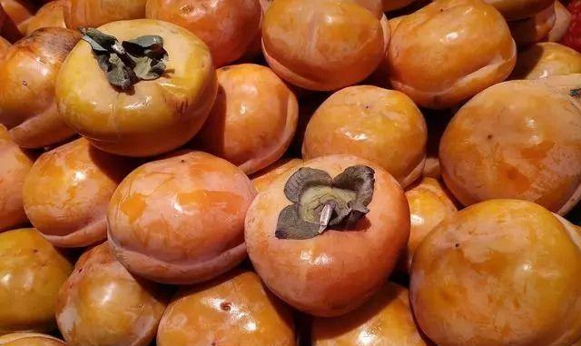 |已被拉入“黑名单”的5种水果，劝你再馋也要忌口，聪明人从不碰！