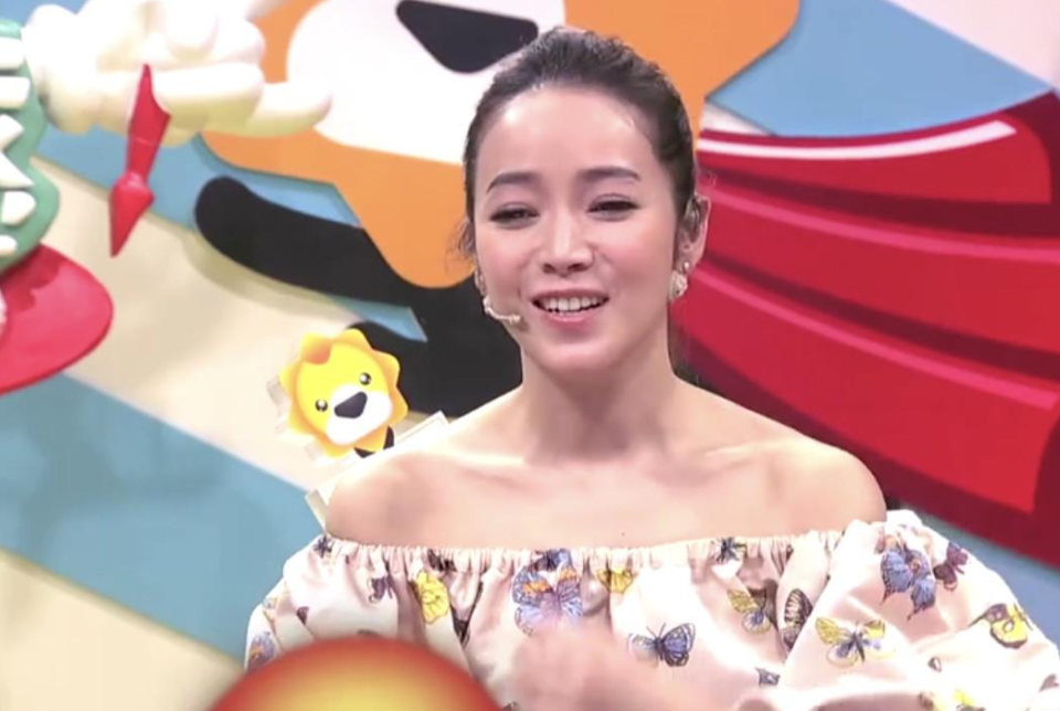 周杰伦|昆凌“刚成年”就被周杰伦追到手?看到她17岁练舞照后:终于懂了