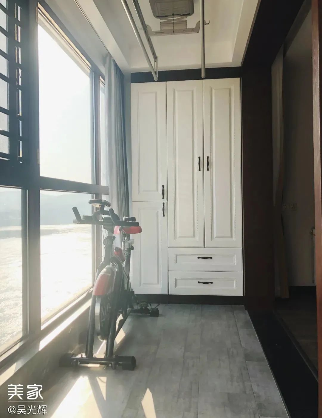 阳台非要晒衣服的话，起码要装成这11种设计才不亏！