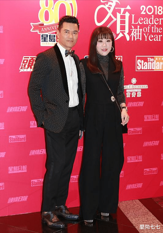 吕良伟|吕良伟娇妻为儿子大办生日宴，首次穿礼服像大佬，同框老爸像兄弟