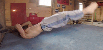 马甲线联盟 网红肌肉男真面目被揭露,网友表示:这是诈骗啊!