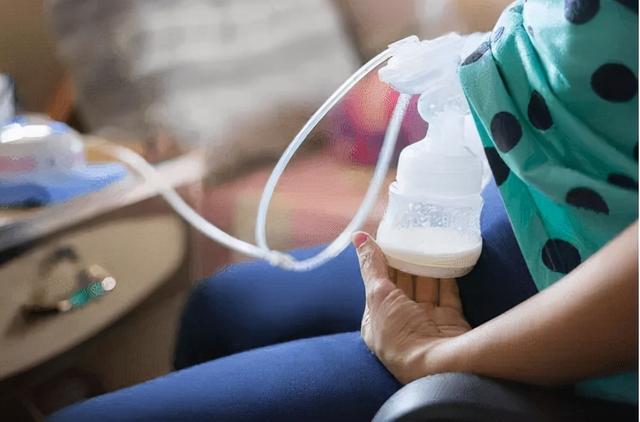 母乳 “人乳交易”乱象丛生？私下售卖存卫生隐患，容易传播各种疾病