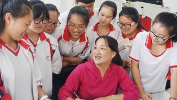 教师|中小学教师迎来坏消息,学校招聘教师门槛提高,师范生要早做准备