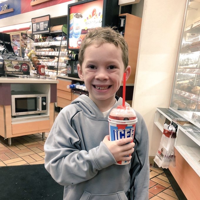 假笑男孩|11岁假笑男孩Gavin近况曝光,疑“假笑过度”留下后遗症