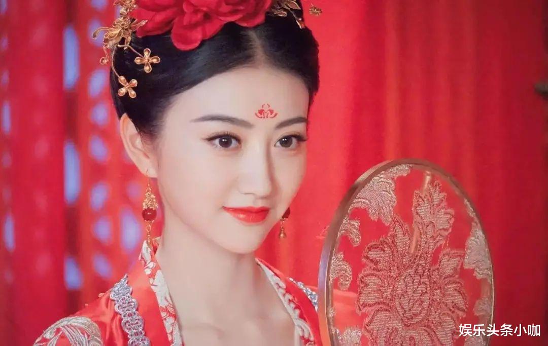 景甜|公开即分手!京圈小公主也被甩了?