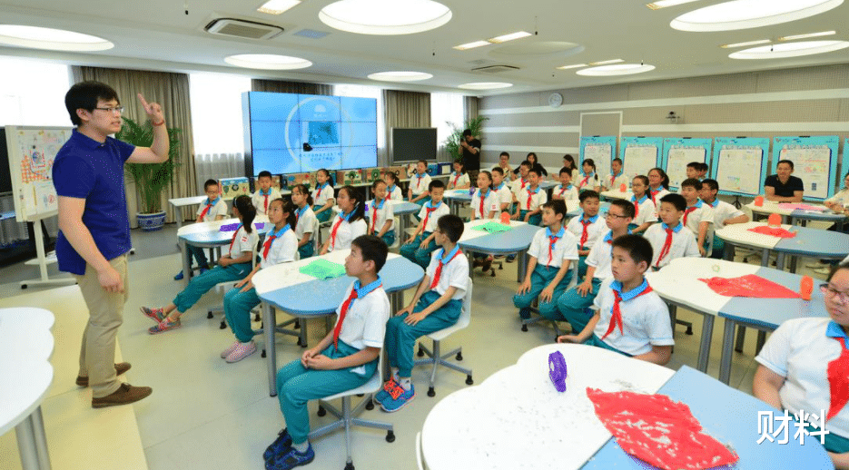 教师|又一行成“香饽饽”！国家已明确涨工资，求职或将迎来大爆发