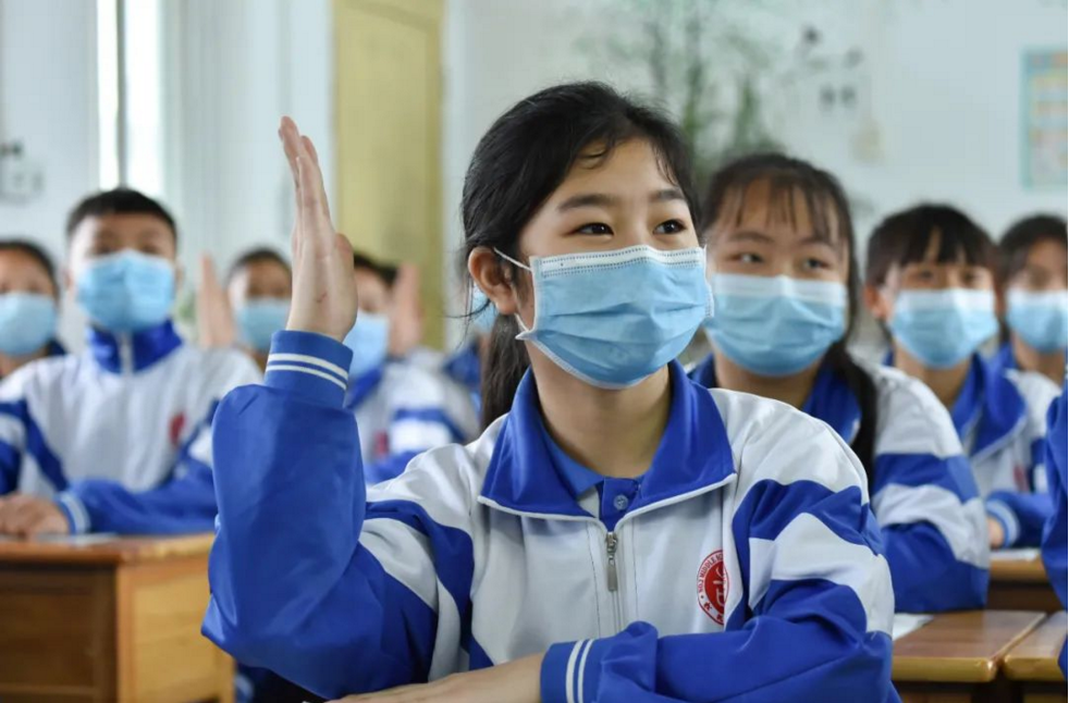 发型 初中“发型标准”公布，男同学欣然接受，女同学却嫌弃“太丑”